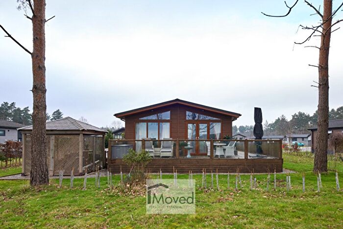 2 Bedroom Lodge For Sale In Hollicarrs Holiday Park, Escrick, YO19