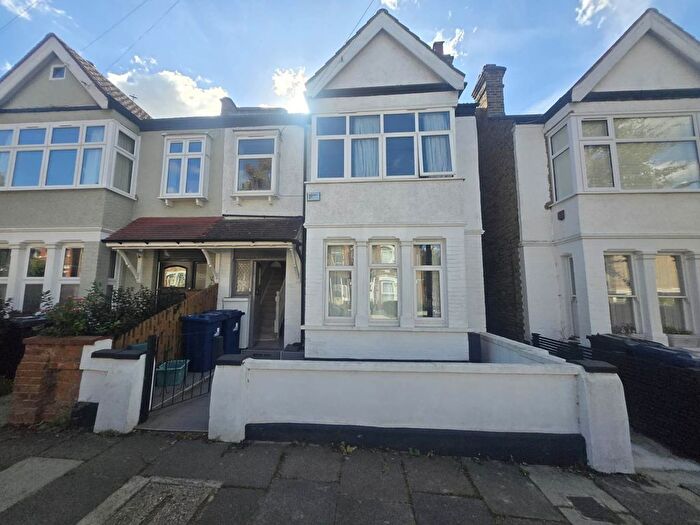 4 Bedroom Terraced House For Sale In Cowper Road, London, W7