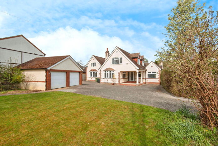 5 Bedroom Detached House For Sale In Ampthill Road, Shefford, SG17