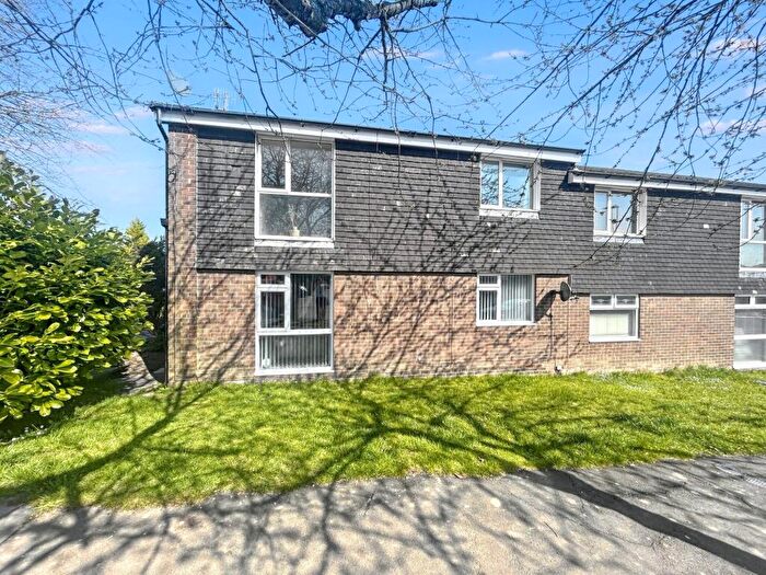 2 Bedroom Flat For Sale In Calder Walk, Sunniside, Newcastle Upon Tyne, Tyne And Wear, NE16