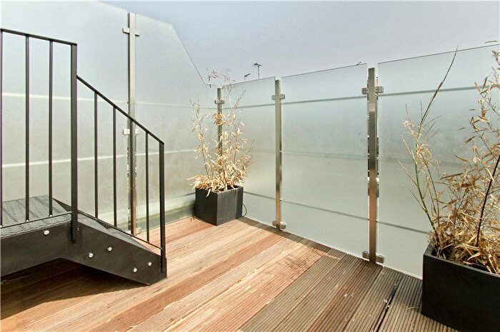 2 Bedroom Flat To Rent In Bishops Road, Fulham, SW6