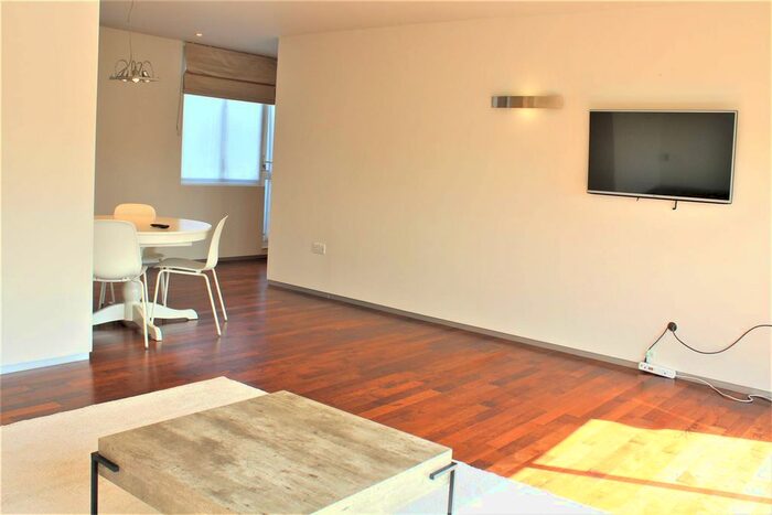 2 Bedroom Flat To Rent In Dingley Road, Islington, London, EC1V