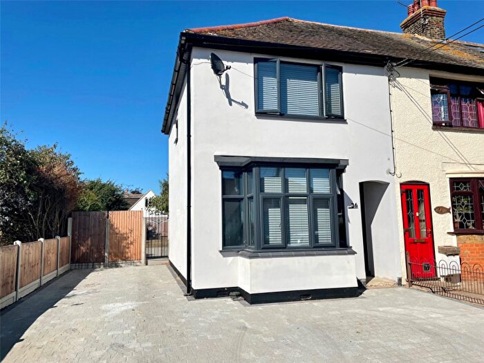 3 Bedroom Semi-Detached House For Sale In Elm Road, Hadleigh, Benfleet, Essex, SS7