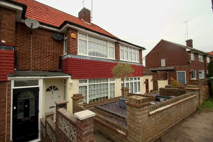 2 Bedroom Property To Rent In Langley Avenue, Hemel Hempstead HP3