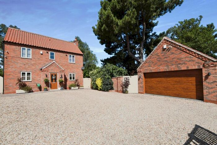 3 Bedroom Detached House For Sale In Eagle Road, Spalford, Newark, Nottinghamshire, NG23