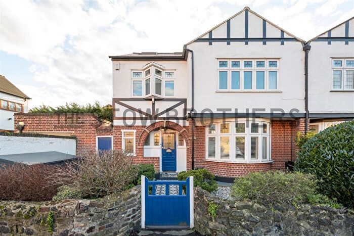 4 Bedroom Semi-Detached House To Rent In Highstone Avenue, Wanstead, E11