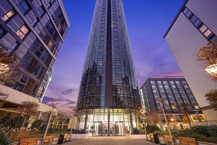 2 Bedroom Flat For Sale In Ealing Road, Brentford, TW8