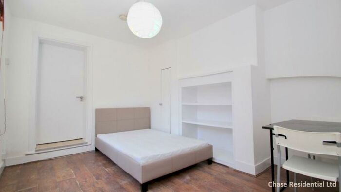 Flat To Rent In Kenton Road, Harrow On The Hill, HA1