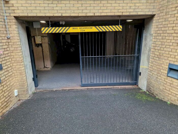 Garage / Parking To Rent In Graham Street, London, N1