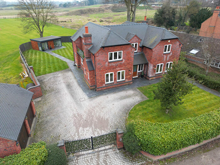 4 Bedroom Detached House For Sale In Station Lane, Walton-on-Trent, DE12