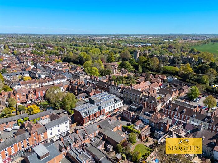2 Bedroom Apartment For Sale In Swan Court, Swan Street, Warwick, CV34