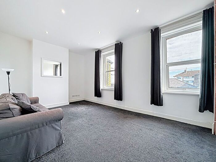 1 Bedroom Flat To Rent In Merthyr Road, Whitchurch, CF14