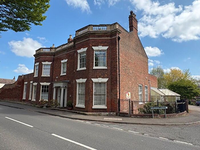 4 Bedroom Town House For Sale In Cowbit Road, Spalding, PE11