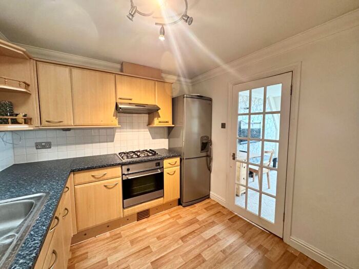 1 Bedroom Flat To Rent In Holdenhurst Road, Holt House, BH8