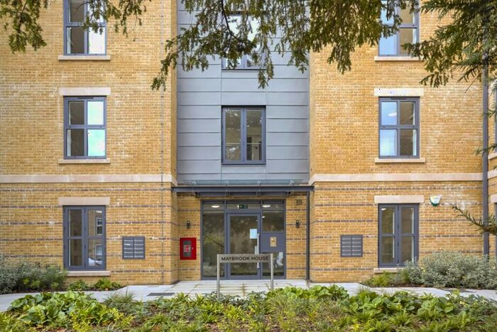 2 Bedroom Flat To Rent In Godstone Road Caterham, CR3