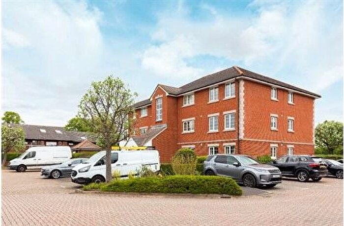2 Bedroom Flat To Rent In Sigrist Square, Kingston Upon Thames, KT2