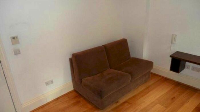 Studio To Rent In -, West End Lane, London, NW6