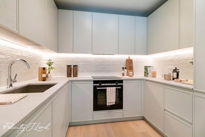 2 Bedroom Apartment For Sale In Royal Crest Avenue, London, E16