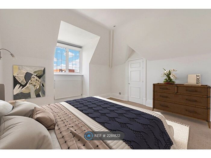 3 Bedroom Flat To Rent In Wellgarth Road, London, NW11