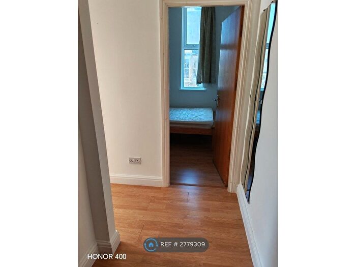 1 Bedroom Flat To Rent In Palatine Road, Manchester, M20