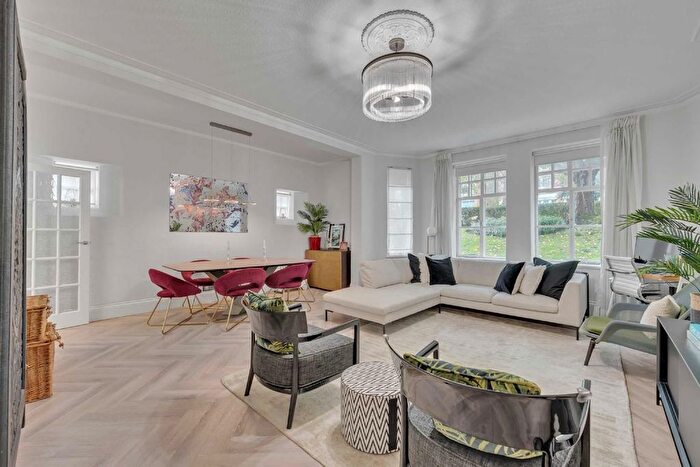 2 Bedroom Flat For Sale In Maida Vale, Little Venice, W9