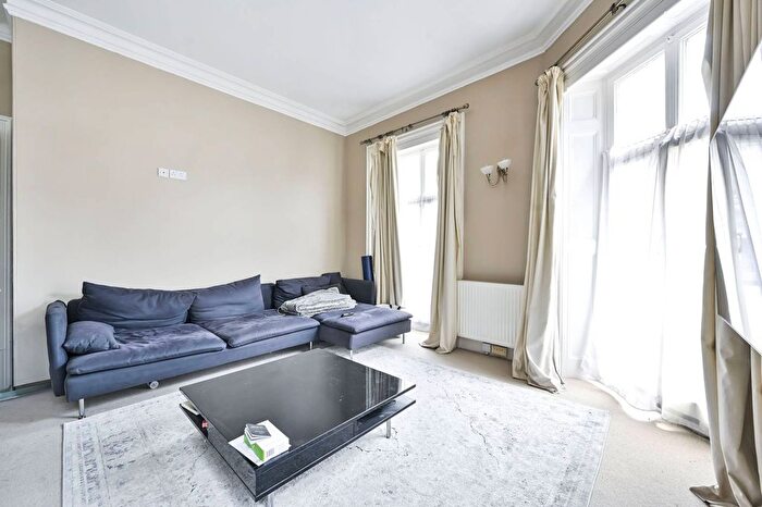 1 Bedroom Flat To Rent In Mandeville Place, Marylebone, London, W1U