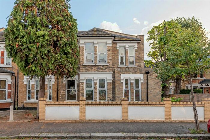 1 Bedroom Flat For Sale In Hartley Road, Leytonstone, E11
