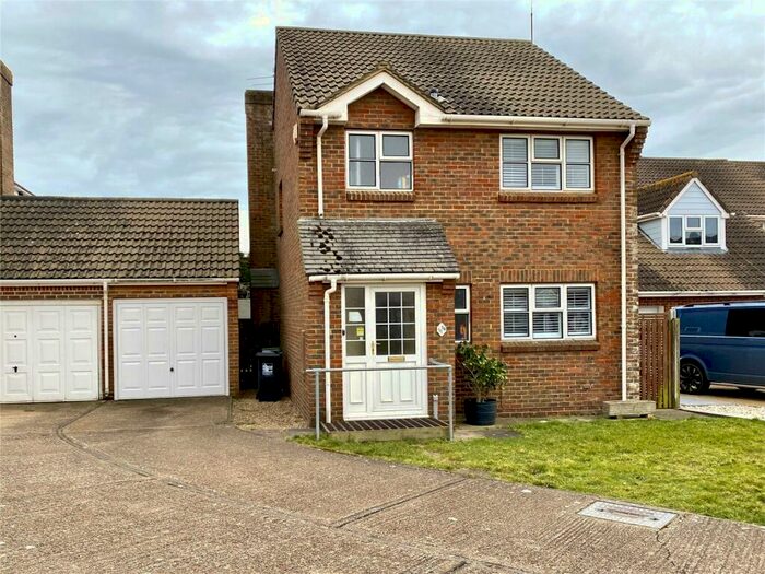 3 Bedroom Detached House To Rent In Hardy Drive, Eastbourne, East Sussex, BN23