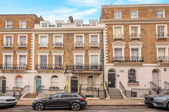 3 Bedroom Flat For Sale In Arundel Square, Islington, N7