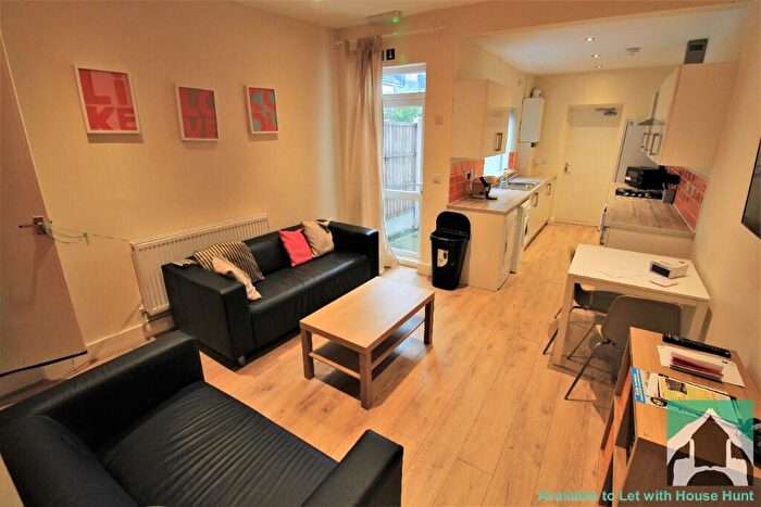 5 Bedroom End Of Terrace House To Rent In Alton Road, Birmingham, B29