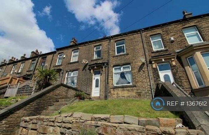 3 Bedroom Terraced House To Rent In Cliffe Terrace, Denholme, Bradford, BD13