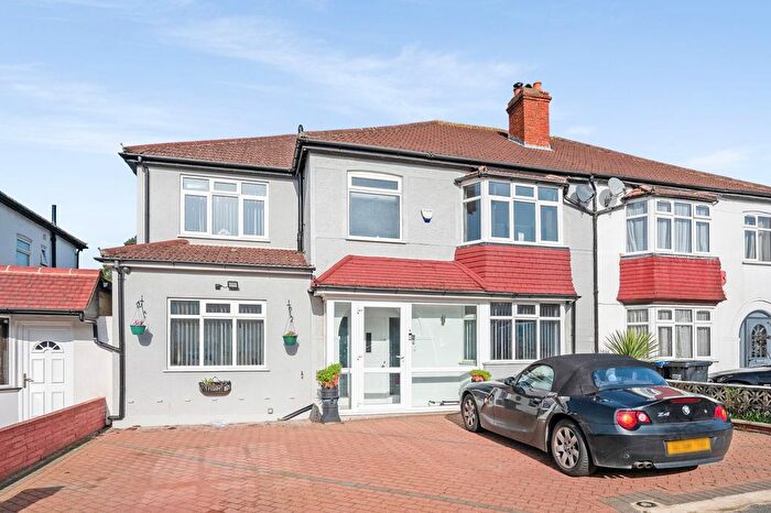 5 Bedroom Semi Detached House For Sale In Virginia Road, Thornton Heath, CR7