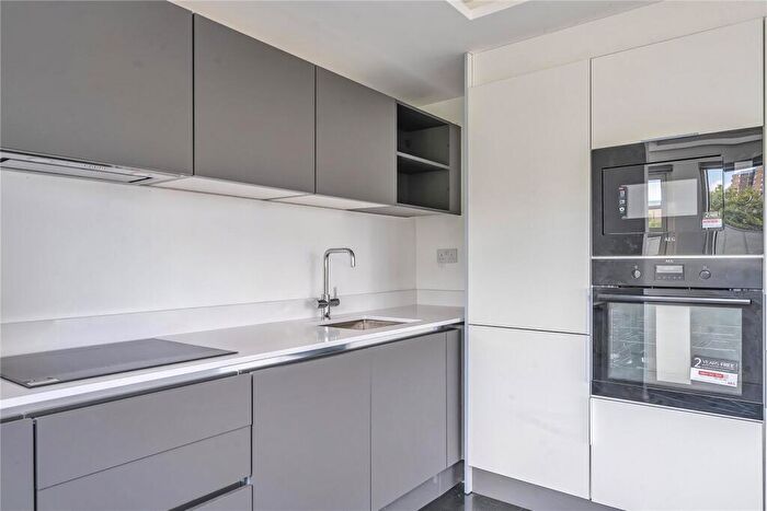 1 Bedroom Flat To Rent In Royal College Street, Camden, London, NW1