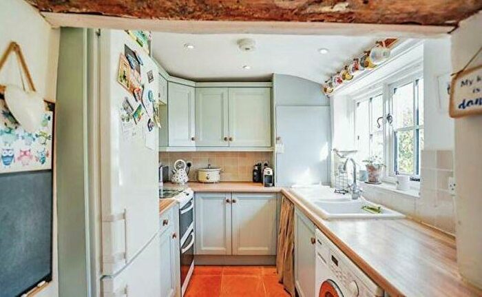 3 Bedroom Character Property For Sale In High Street Long Crendon Buckinghamshire, HP18