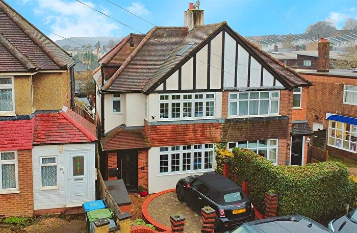 4 Bedroom Semi-Detached House For Sale In Risedale Road, Nash Mills, Hemel Hempstead, HP3