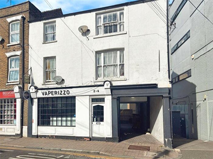2 Bedroom Flat For Sale In Victoria Street, Rochester, Kent, ME1