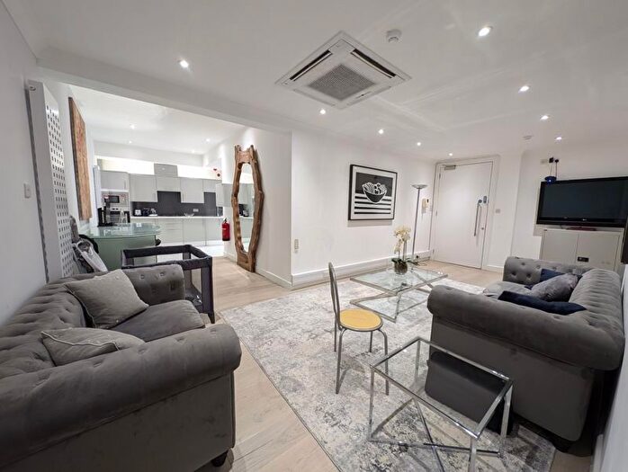 2 Bedroom Flat To Rent In Barrow Stores Court, Decima Street, London, SE1