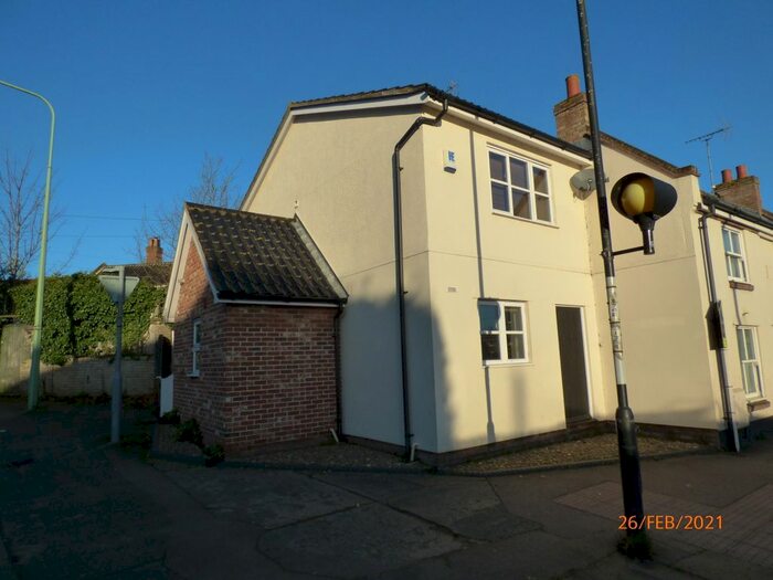 2 Bedroom End Of Terrace House To Rent In London Road, Beccles, NR34