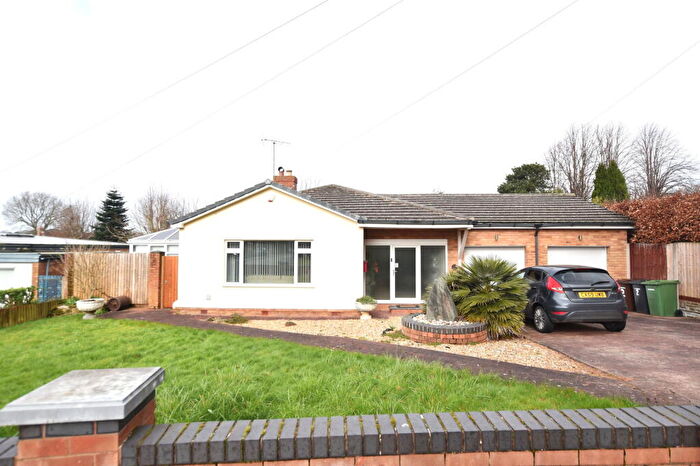3 Bedroom Detached Bungalow For Sale In Ringwood, Prenton, CH43