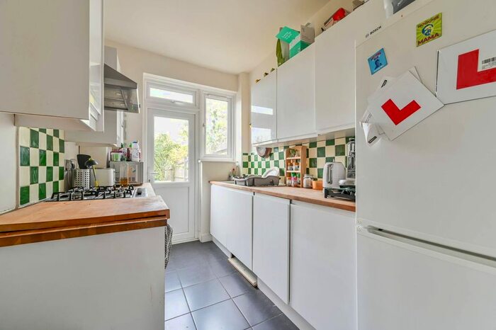 4 Bedroom Property To Rent In Abercairn Road, Streatham Vale, London, SW16