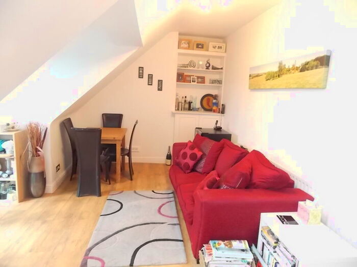 1 Bedroom Flat To Rent In Walm Lane, Willesden Green, NW2
