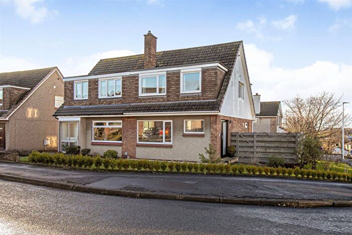 3 Bedroom Semi Detached House For Sale In Walnut Grove, Dunfermline, KY11