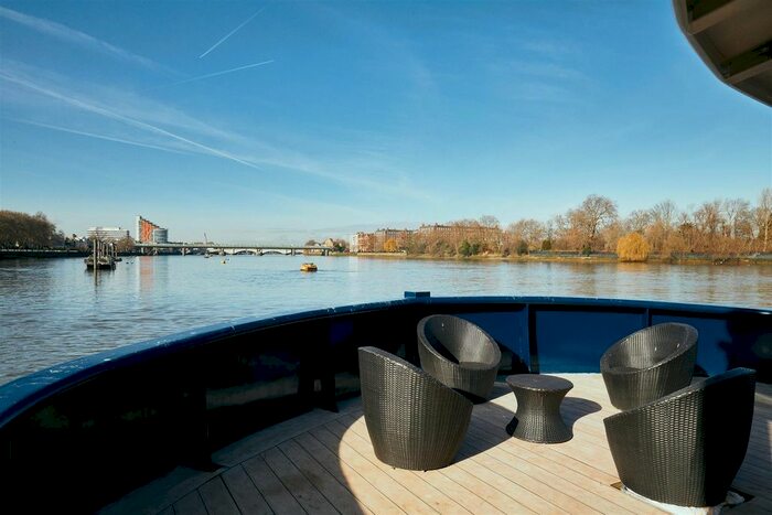 4 Bedroom Houseboat To Rent In Prospect Quay, Wandsworth, SW18