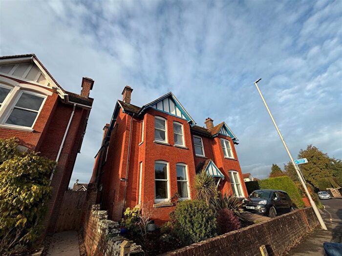 2 Bedroom Flat To Rent In Suberb Apartment, Wimborne, BH21