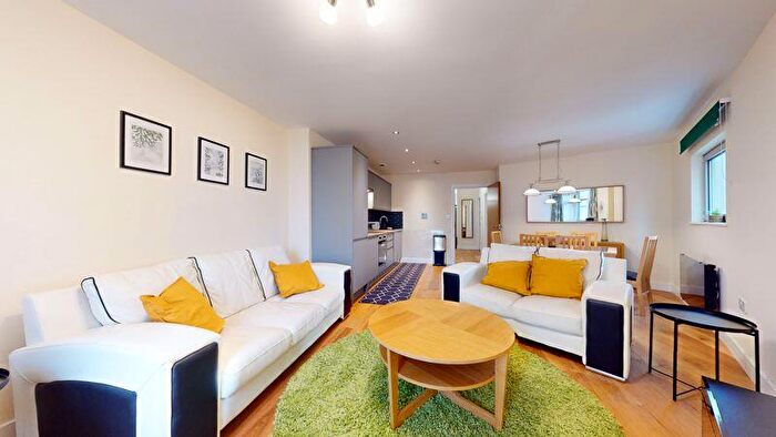 2 Bedroom Flat To Rent In Bute Terrace, Cardiff, CF10