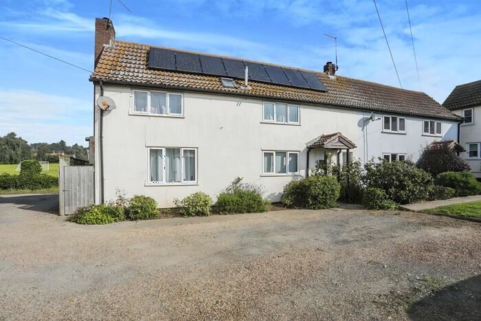 2 Bedroom Semi-Detached House For Sale In Beach Lane, Alderton, Woodbridge, IP12