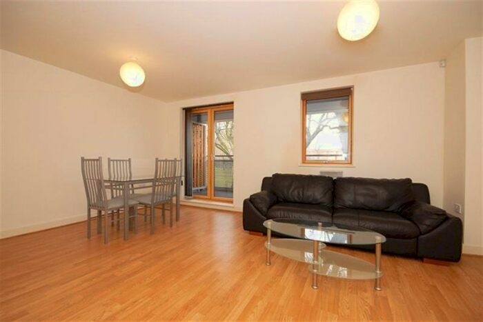 1 Bedroom Flat To Rent In Tay Court, Bethnal Green, E2