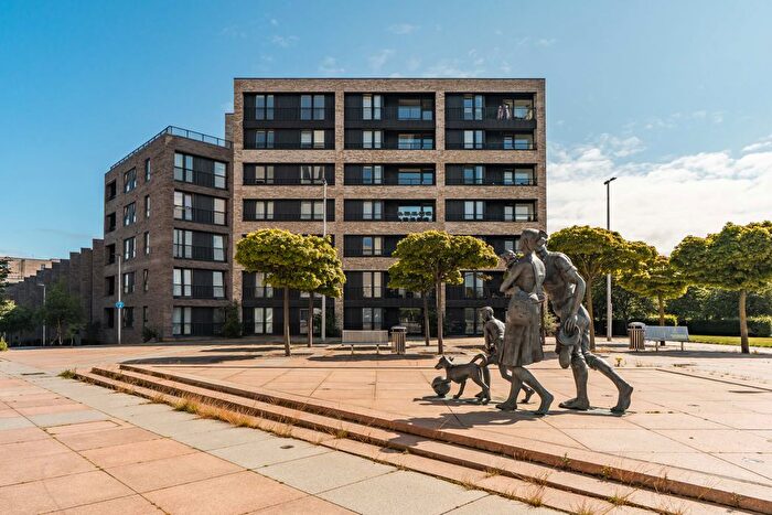 2 Bedroom Flat For Sale In / Waterfront Avenue, Edinburgh, EH5