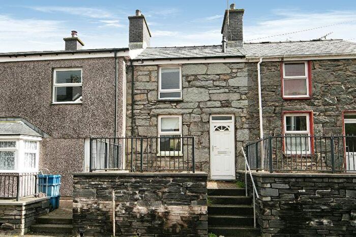 2 Bedroom Terraced House To Rent In High Street, Blaenau Ffestiniog, LL41
