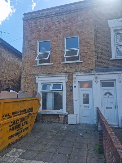 4 Bedroom Terraced House To Rent In Buxton Rd, E15